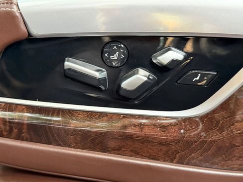 Used 2016 BMW 750i xDrive image 22