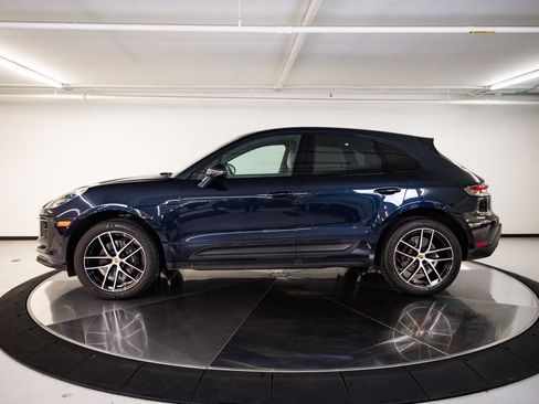 Certified 2023 Porsche Macan AWD/4WD image 2