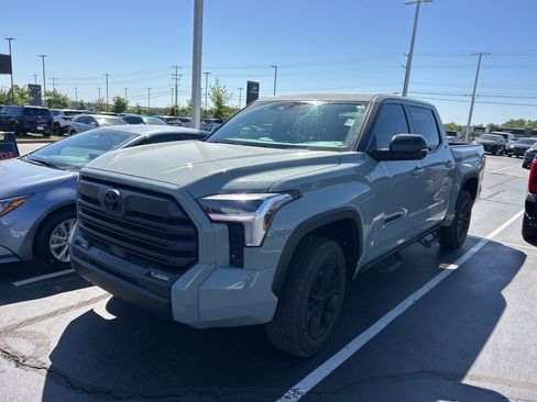 Used 2024 Toyota Tundra SR5 w/ SR5 Premium Package AWD/4WD image 10
