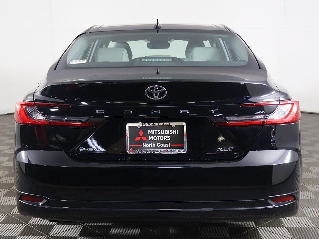 Used 2025 Toyota Camry XLE FWD image 11