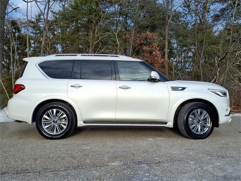 Used 2024 INFINITI QX80 Luxe image 2