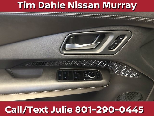 Used 2023 Nissan Ariya AWD image 22
