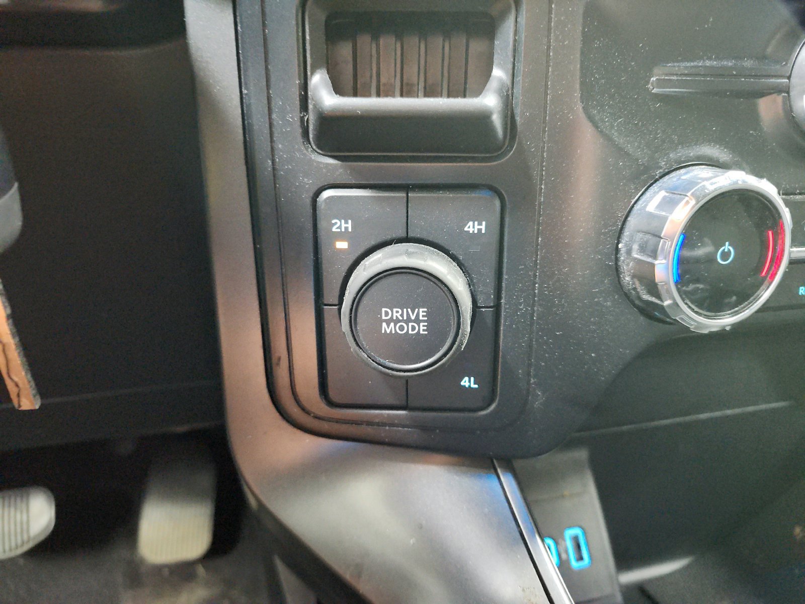 Used 2024 Ford F150 XLT w/ XLT Black Appearance Package AWD/4WD image 19