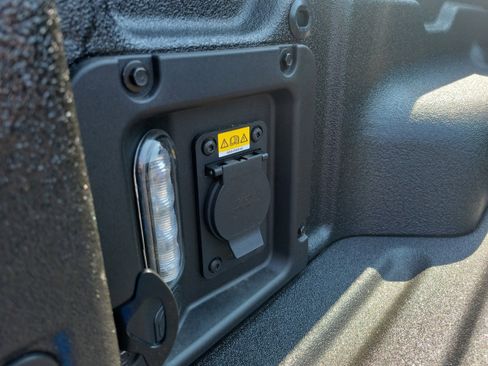 New 2025 Ford Maverick Lobo image 9