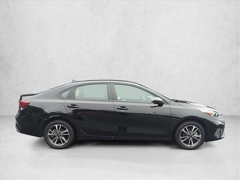 Used 2024 Kia Forte LXS image 4