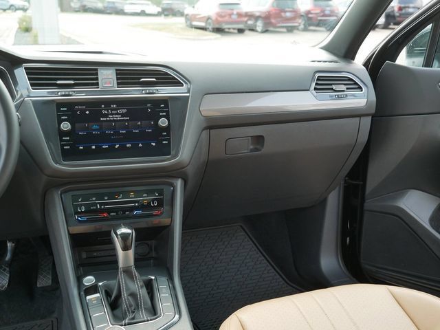 Certified 2024 Volkswagen Tiguan SE w/ Panoramic Sunroof Package AWD/4WD image 23