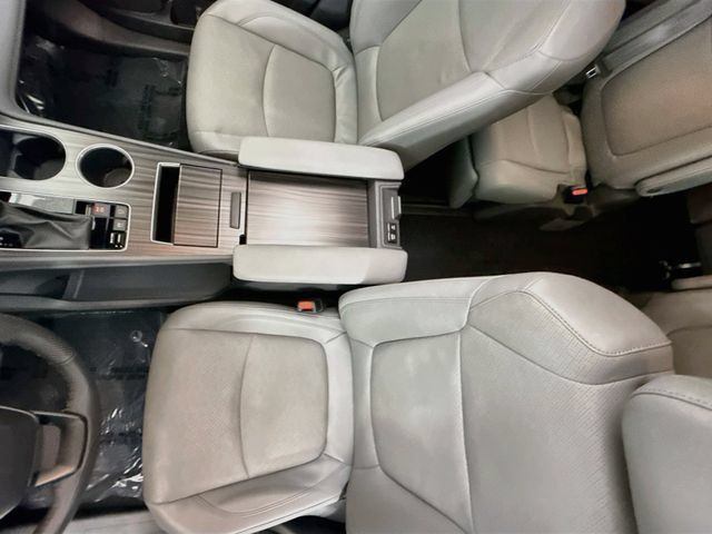 Used 2024 Toyota Sienna Limited AWD/4WD image 23