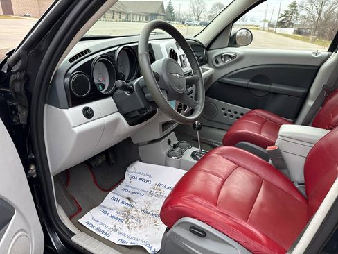 Used 2010 Chrysler PT Cruiser w/ PT Cruiser Couture Edition image 10