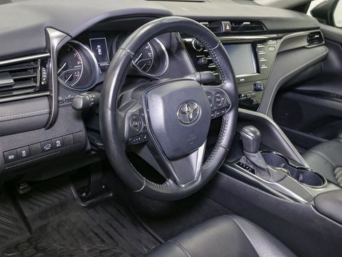 Used 2020 Toyota Camry SE image 23