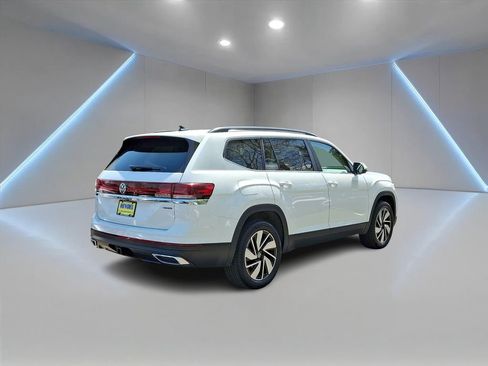 Certified 2025 Volkswagen Atlas SE image 5
