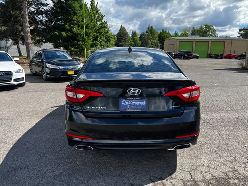 Used 2016 Hyundai Sonata Sport w/ Option Group 02 FWD image 4