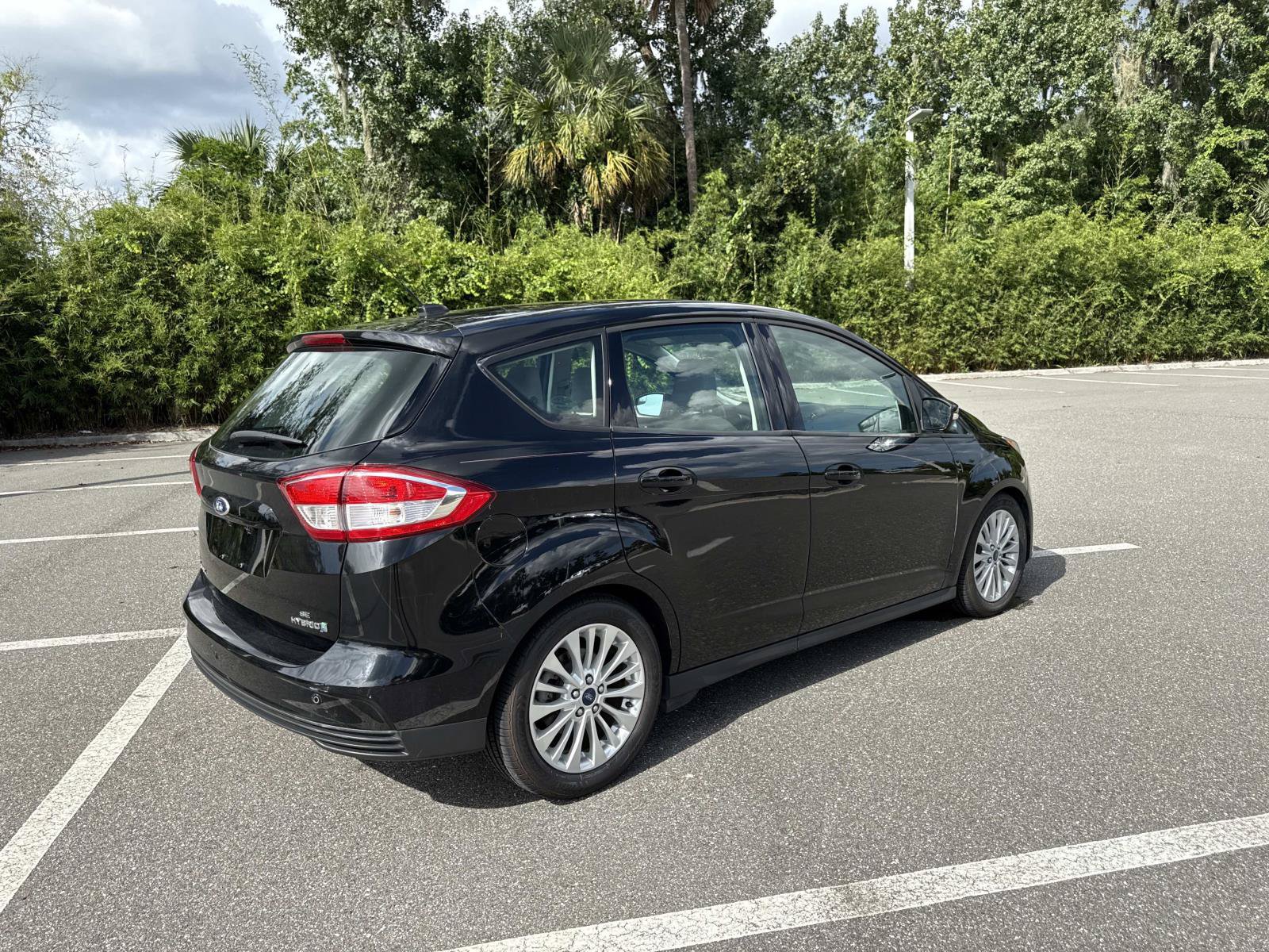 Used 2018 Ford C-MAX SE w/ Equipment Group 201A FWD image 3