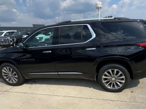 Certified 2023 Chevrolet Traverse Premier w/ LPO, Floor Liner Package image 8