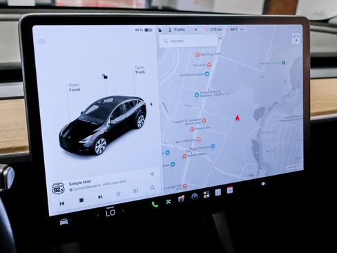 Used 2021 Tesla Model Y AWD image 22