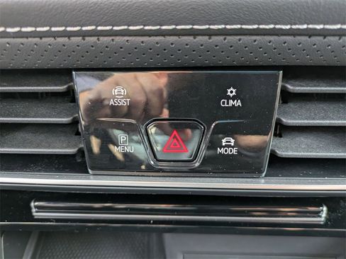 Used 2024 Volkswagen Atlas Cross Sport SEL Premium R-Line image 26