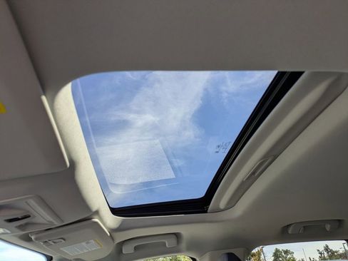 New 2025 Ford Maverick XLT w/ XLT Luxury Package image 17