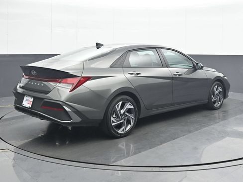 Used 2025 Hyundai Elantra Sport FWD image 6