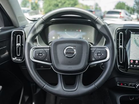 Certified 2025 Volvo XC40 B5 Plus AWD/4WD image 30