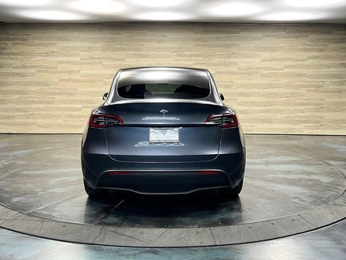 Used 2023 Tesla Model Y 2WD image 18