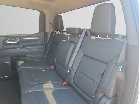 Used 2025 GMC Sierra 1500 SLT AWD/4WD image 13