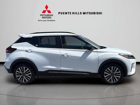 Used 2024 Nissan Kicks SR FWD image 4