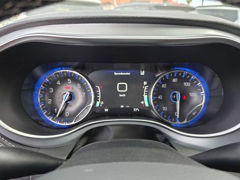 New 2026 Chrysler Pacifica Limited w/ Uconnect Theater Family Group image 22