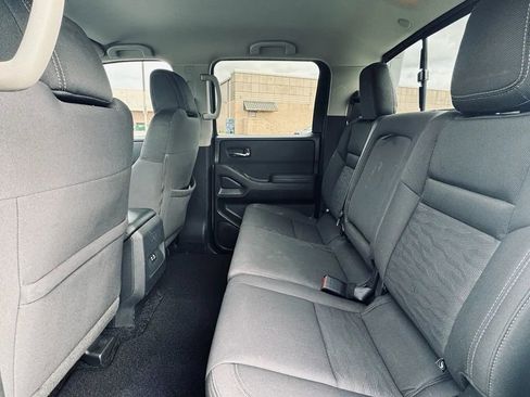 Used 2022 Nissan Frontier SV image 25