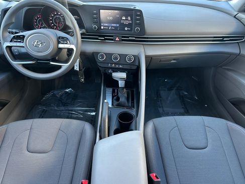 Used 2023 Hyundai Elantra SE image 16
