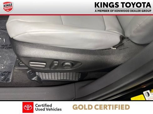 Used 2023 Toyota Sienna XLE FWD image 21