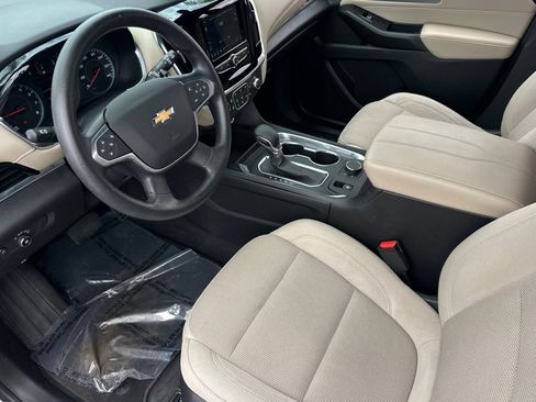 Used 2022 Chevrolet Traverse LS FWD image 10