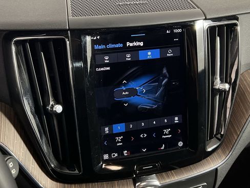 Certified 2023 Volvo XC60 B5 Plus w/ Protection Package Premier image 18