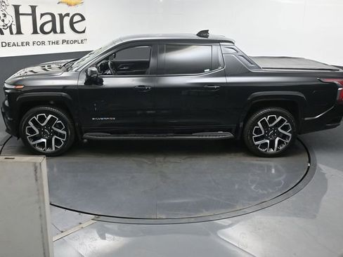 Used 2024 Chevrolet Silverado EV RST AWD/4WD image 42