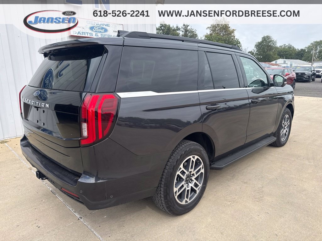 Used 2025 Ford Expedition Active AWD/4WD image 7