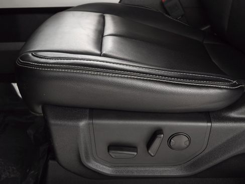 Used 2019 Ford F150 Lariat image 28