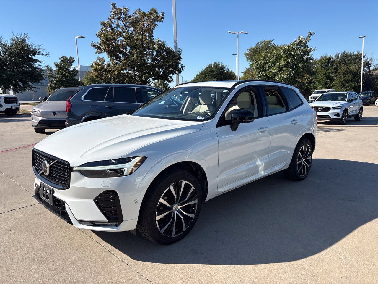 Used 2023 Volvo XC60 B5 Plus w/ Climate Package FWD 360° Tour