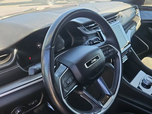 Used 2021 Jeep Grand Cherokee L Laredo RWD image 2