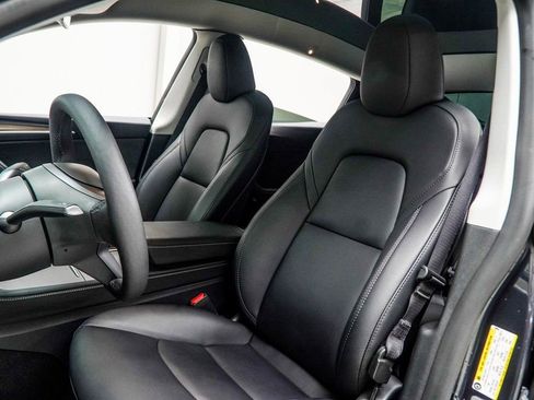 Used 2024 Tesla Model Y Performance image 31