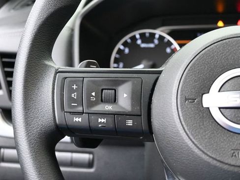 Used 2024 Nissan Rogue SV image 18