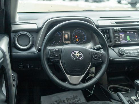 Used 2018 Toyota RAV4 XLE image 20