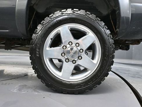 Used 2004 GMC Sierra 2500 SLT w/ Heavy-Duty Power Package image 12