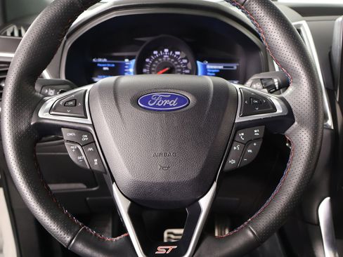 Used 2024 Ford Edge ST w/ Equipment Group 401A AWD/4WD image 3