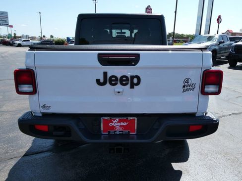 Used 2023 Jeep Gladiator Sport AWD/4WD image 6