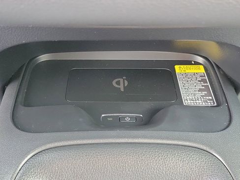 Used 2024 Toyota Corolla SE w/ SE Package image 31