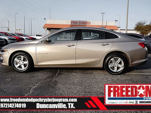Used 2024 Chevrolet Malibu LT image 2