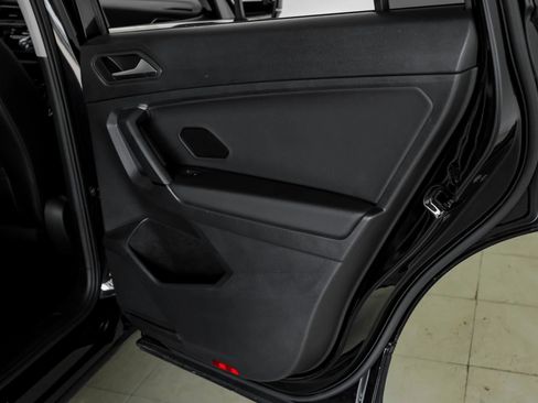 Used 2019 Volkswagen Tiguan SE AWD/4WD image 40