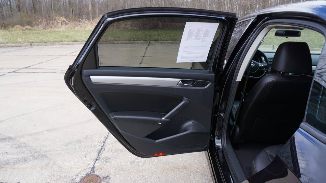 Used 2019 Volkswagen Passat 2.0T Wolfsburg FWD image 14