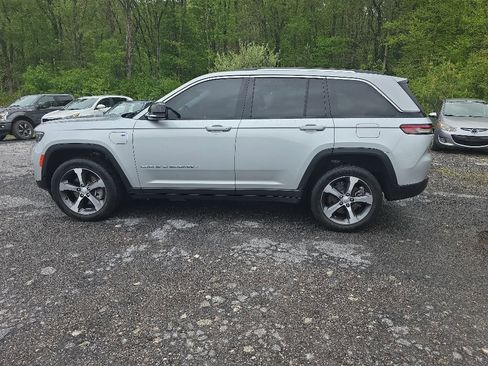 Used 2023 Jeep Grand Cherokee 4WD 4xe w/ Luxury Tech Group II image 9