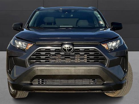 Used 2020 Toyota RAV4 LE image 2