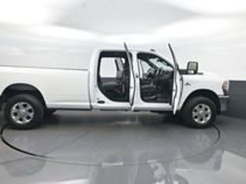 Used 2023 RAM 3500 Big Horn AWD/4WD image 37