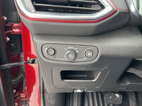 Used 2022 Chevrolet TrailBlazer RS w/ Technology Package image 16